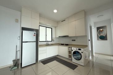 The M @ Medini Macrolink