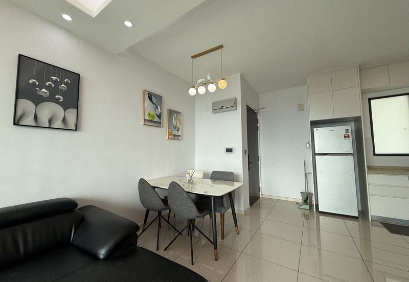 The M @ Medini Macrolink