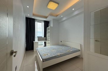 The M @ Medini Macrolink