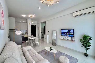 Baypoint @ Country Garden Danga Bay