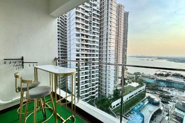 Baypoint @ Country Garden Danga Bay