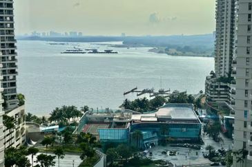 Baypoint @ Country Garden Danga Bay