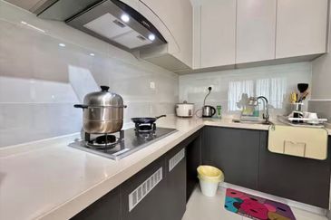 Baypoint @ Country Garden Danga Bay