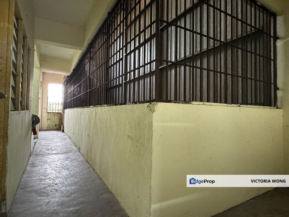 Senai Saleng Jaya 3 Storey Shoplot ( Facing Main Road ), Johor, Senai