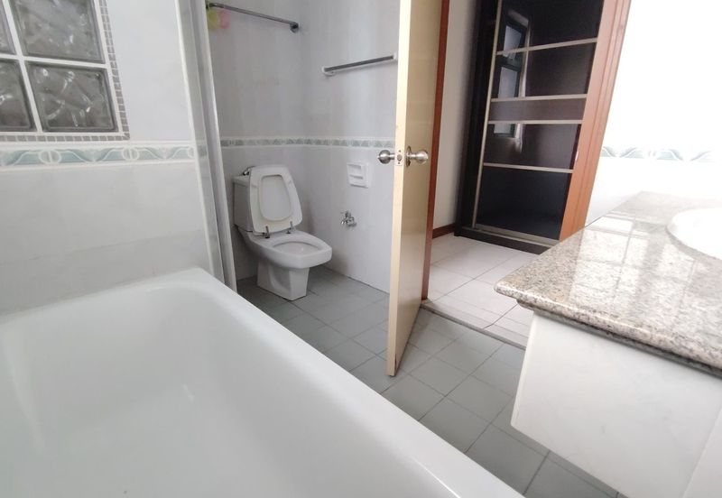 The Straits View, Bandar Baru Permas Jaya