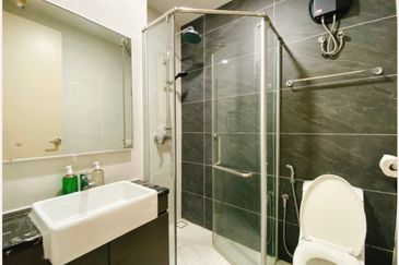 Baypoint @ Country Garden Danga Bay