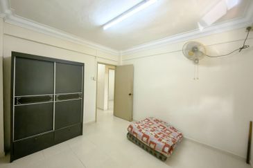 Flat Taman Plentong Utama
