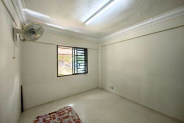 Flat Taman Plentong Utama