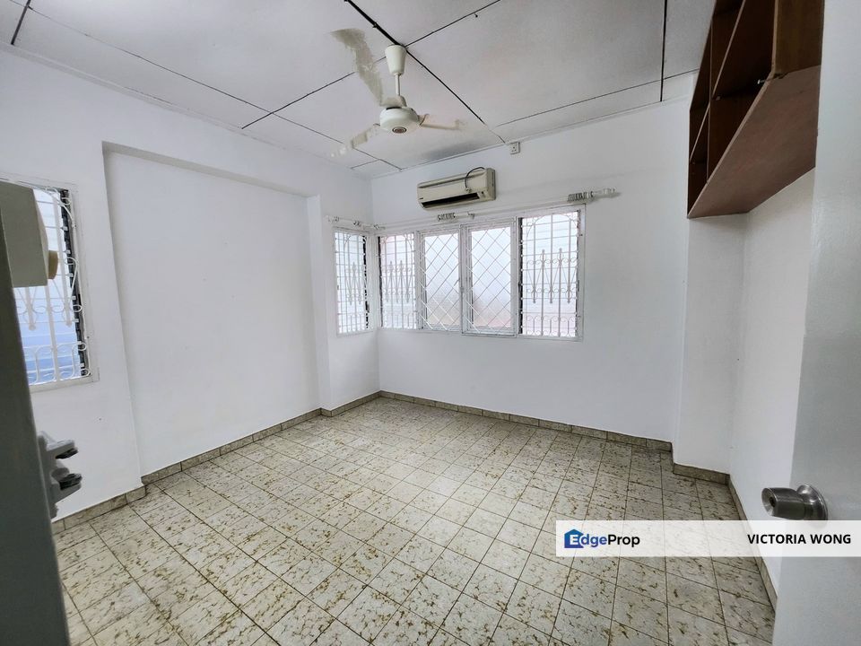 Taman Pelangi @Jalan Merah Double Storey Semi-Detached , Johor, Johor Bahru