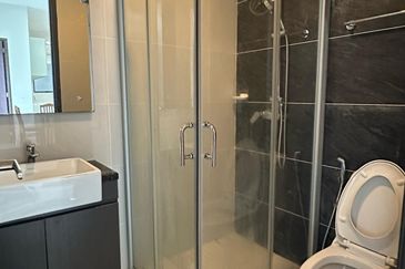 Baypoint @ Country Garden Danga Bay