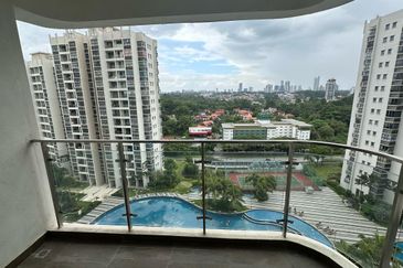 Baypoint @ Country Garden Danga Bay