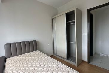 Baypoint @ Country Garden Danga Bay