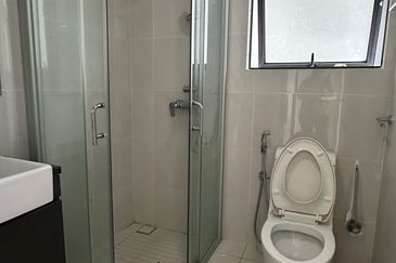 Baypoint @ Country Garden Danga Bay