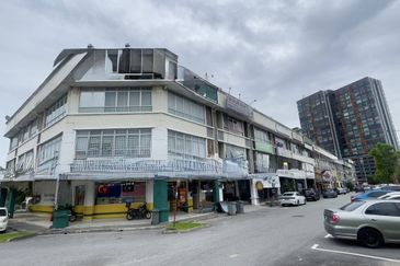 Taman Mount Austin Commercial