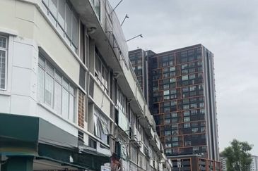 Taman Mount Austin Commercial