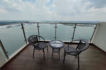 Bay Laurel @ Country Garden Danga Bay