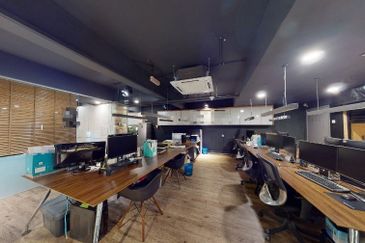 Pusat Perdagangan Danga Utama