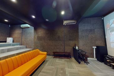 Pusat Perdagangan Danga Utama