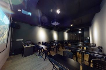 Pusat Perdagangan Danga Utama