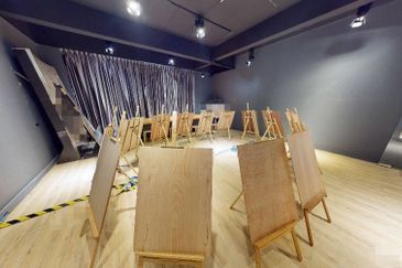 Pusat Perdagangan Danga Utama