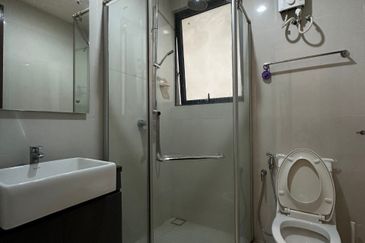 Baypoint @ Country Garden Danga Bay