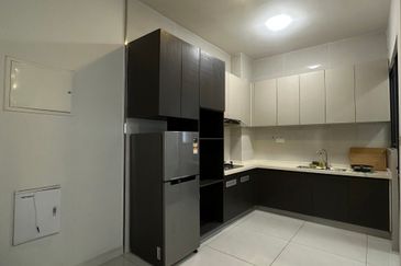 Baypoint @ Country Garden Danga Bay