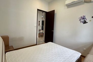 Baypoint @ Country Garden Danga Bay