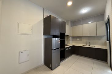 Baypoint @ Country Garden Danga Bay