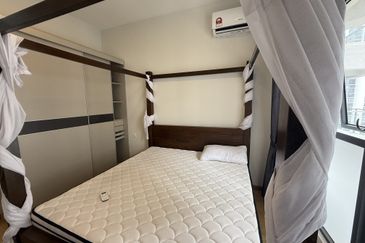 Baypoint @ Country Garden Danga Bay