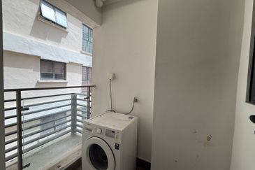 Baypoint @ Country Garden Danga Bay