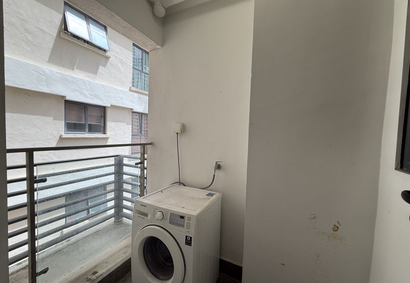 Baypoint @ Country Garden Danga Bay