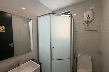 Baypoint @ Country Garden Danga Bay