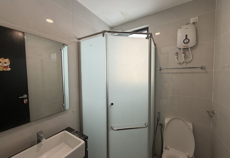 Baypoint @ Country Garden Danga Bay