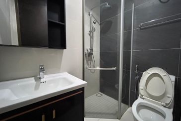 Baypoint @ Country Garden Danga Bay