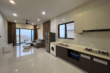 Baypoint @ Country Garden Danga Bay