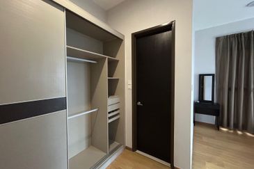 Baypoint @ Country Garden Danga Bay