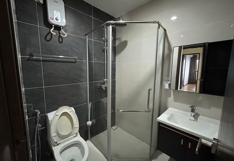 Baypoint @ Country Garden Danga Bay