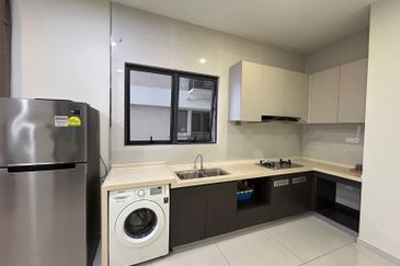 Baypoint @ Country Garden Danga Bay