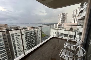 Baypoint @ Country Garden Danga Bay