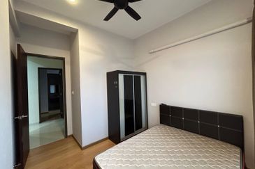 Baypoint @ Country Garden Danga Bay