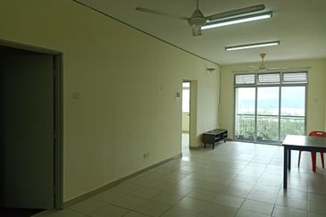 Eastbay Luxury Apartment