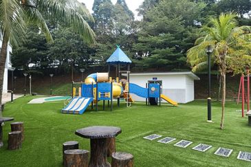 Eastbay Luxury Apartment