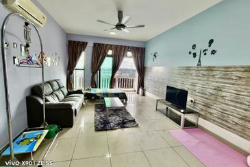 3 bedrooms / 2 carpark lot 
