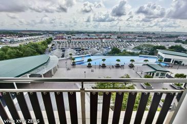 3 bedrooms / 2 carpark lot 