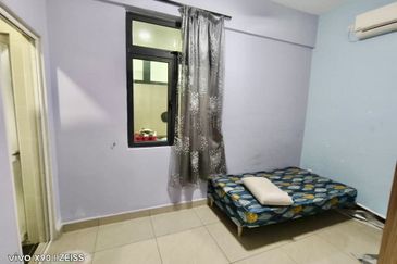 3 bedrooms / 2 carpark lot 