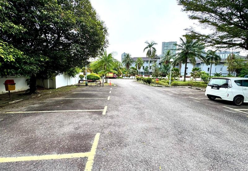 Commercial Complex with 6 Storey Building, Kelana Jaya, Selangor 