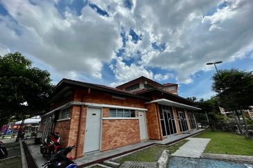 Alam Budiman Condominium (Pangsapuri Alam Budiman)