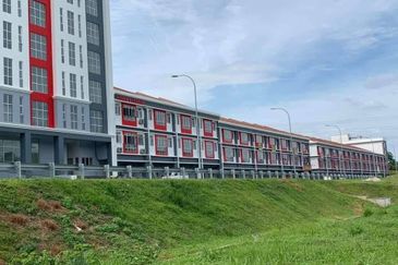 Salak Perdana Business Park