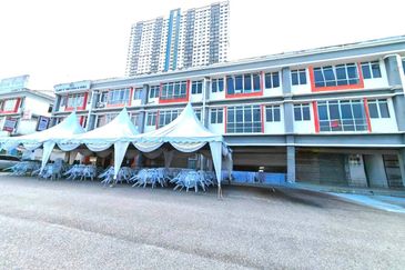 Salak Perdana Business Park