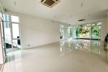 Rafflesia @ The Hill